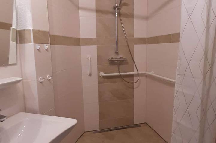 Ganze Wohnung, Ruhig gelegene Ferienwohnung an den Greifensteinen in Thum, Erzgebirge