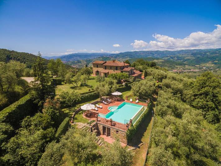 Villa per 19 persone, con idromassaggio e giardino a Monsummano Terme