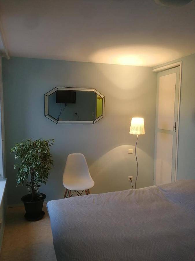 Appartement entier, One-Bedroom Apartment in Arbois (homonymie), Jura Francais