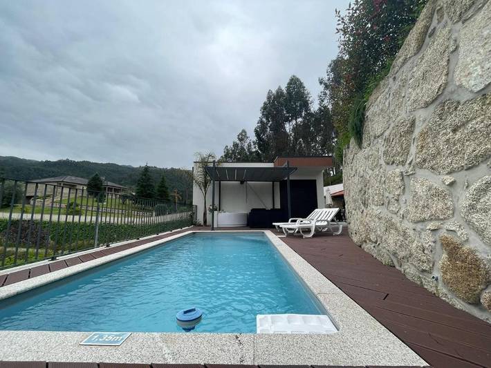 Location de vacances pour 5 personnes, avec jardin et terrasse ainsi que piscine et vue à Terras de Bouro - 4
