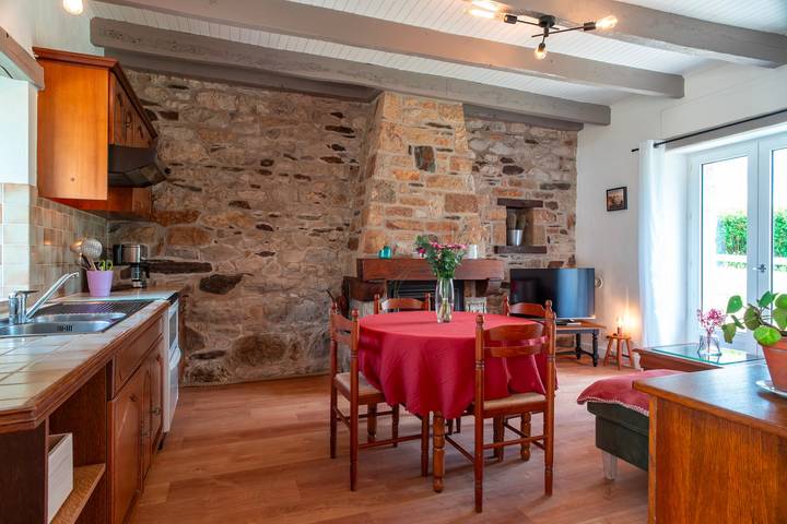 Location de vacances pour 4 personnes, avec jardin à Plomodiern - 2