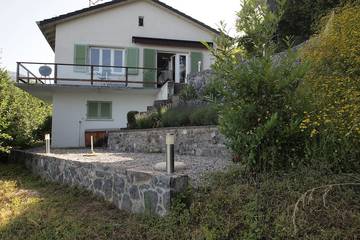 Ferienhaus für 4 Personen, mit Balkon und Garten in Montreux