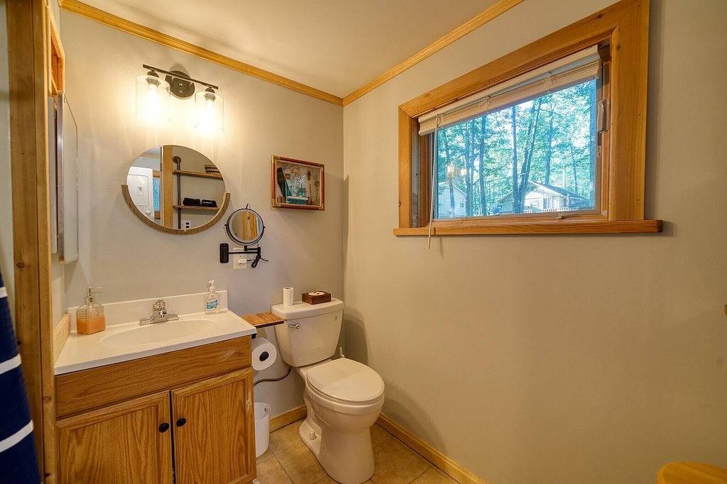 -Walk-to-Dock-Higgins Lake-Kayaks-beanbagtoss🏖️🛶🚤 in Higgins Lake