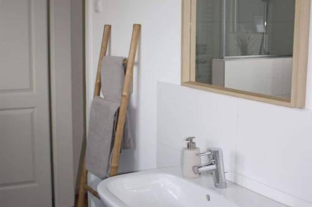 Ganze Wohnung, Ferienwohnung Seeblick pur in Dersau, Südliche Ostseeküste