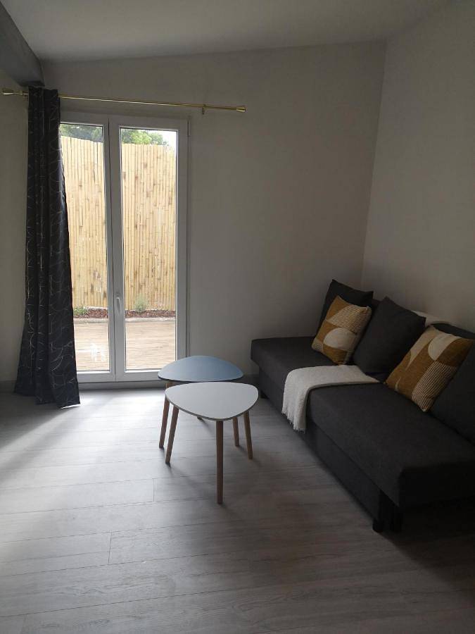 Location de vacances pour 2 personnes, avec jardin ainsi que piscine et terrasse à Candillargues - 3