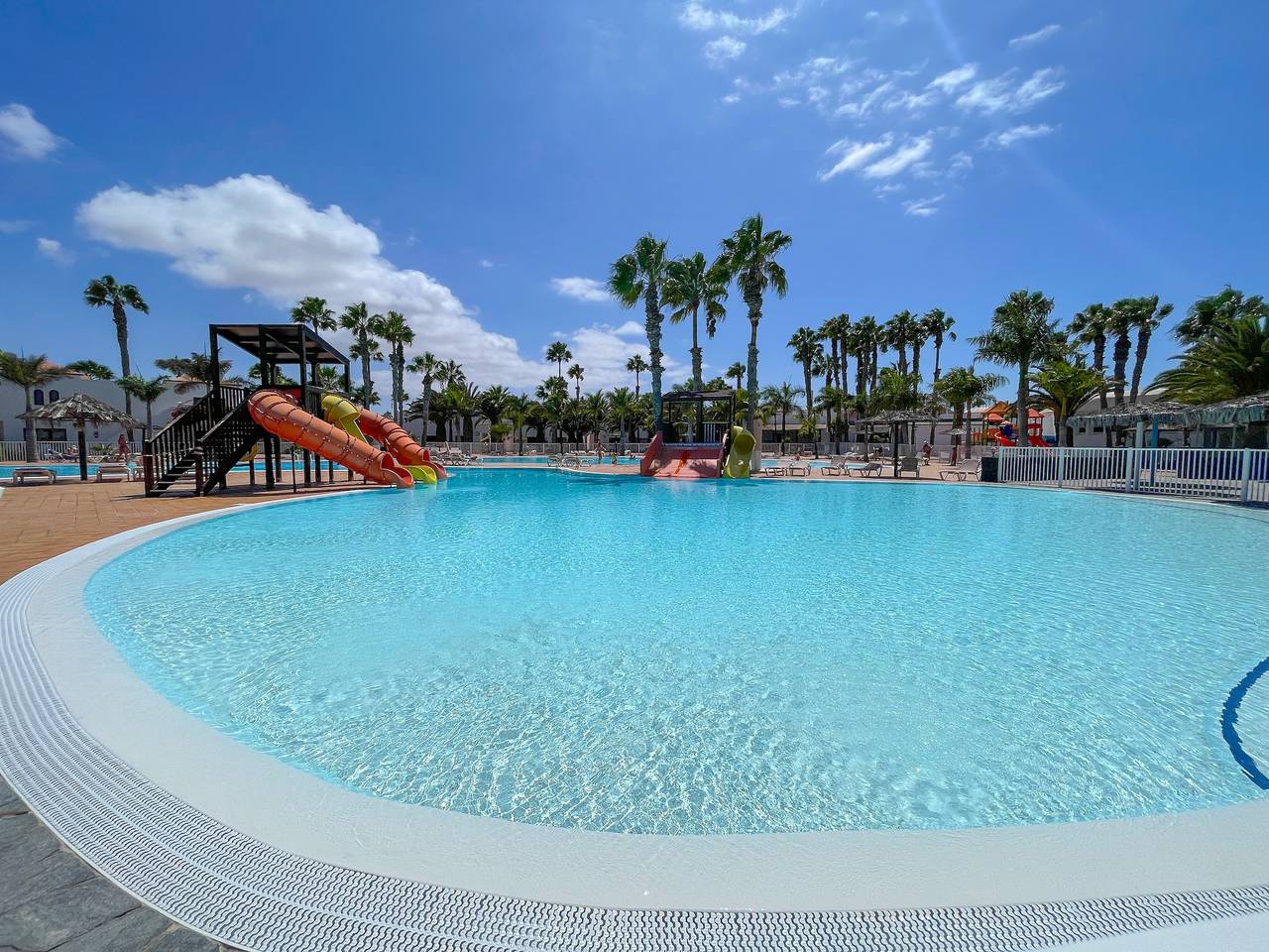 Oasis Duna Sand & Soul – Stylish 5-Person Apartment with Terrace and Pool in Corralejo, La Oliva