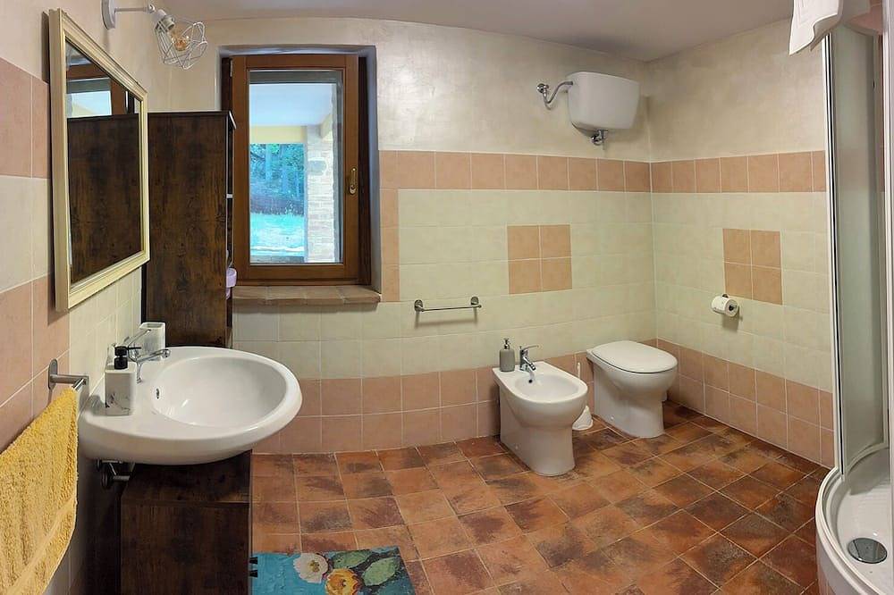 An oasis of peace with a view of al Lago Trasimeno. in Paciano, Perugia Province