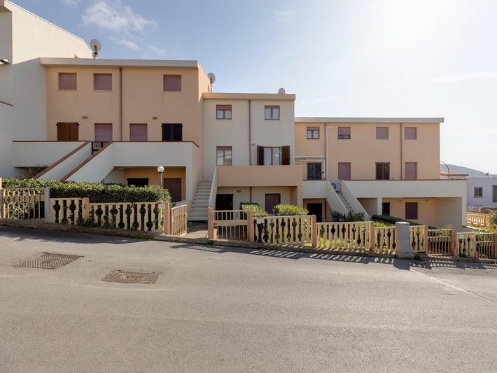 Appartamento per 8 persone, con Terrazza a Lu Bagnu