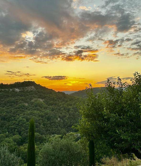 Location de vacances pour 2 personnes, avec Terrasse et Jardin à Revest-Saint-Martin
