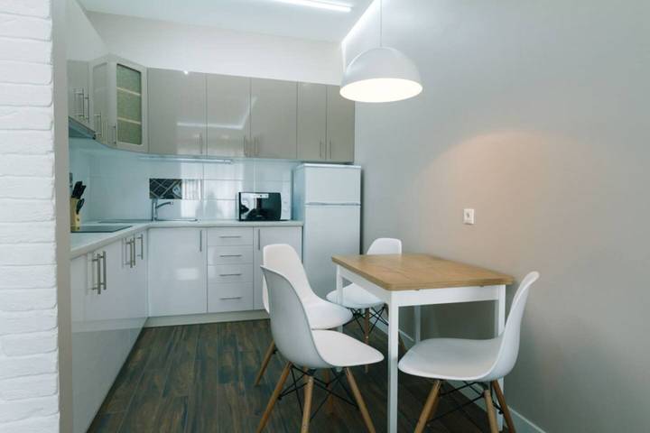 Ganze Wohnung, Wohnung mit schöner Aussicht in einem Neubau im Zentrum in Kiew, Ukraine