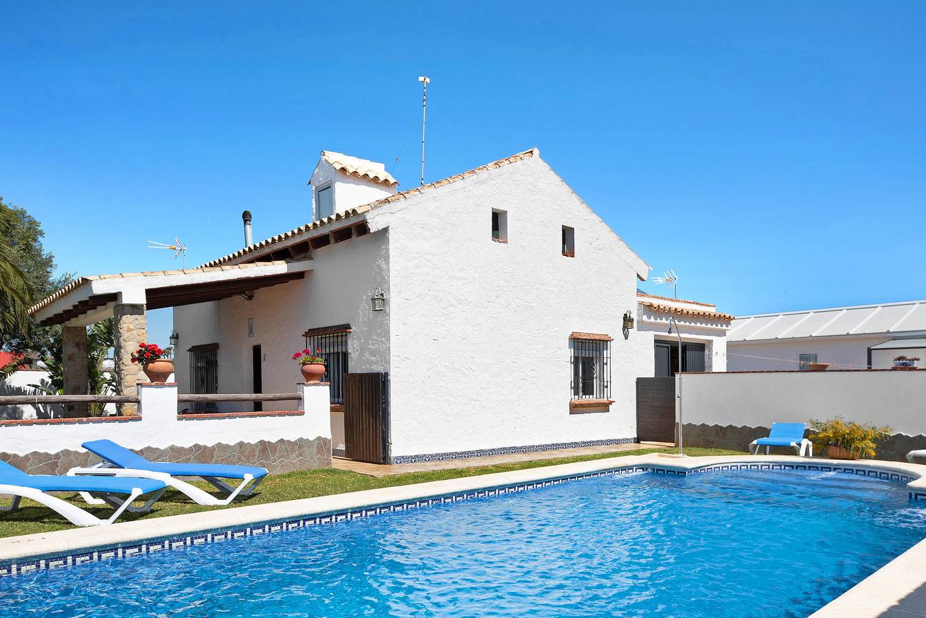 Holiday Home 'Casa Mari Carmen 1' with Private Pool, Private Terrace and Wi-Fi in Conil de la Frontera, Costa de la Luz