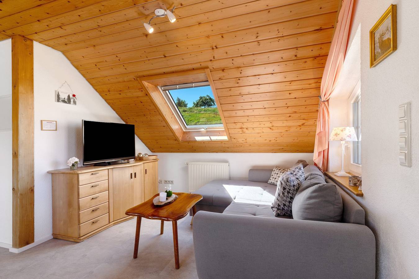 Ganze Wohnung, Ferienwohnung Sternenhimmel, 48qm" mit Bergblick, gemeinsamer Terrasse und Wlan in Zell am Harmersbach, Mittlerer Schwarzwald