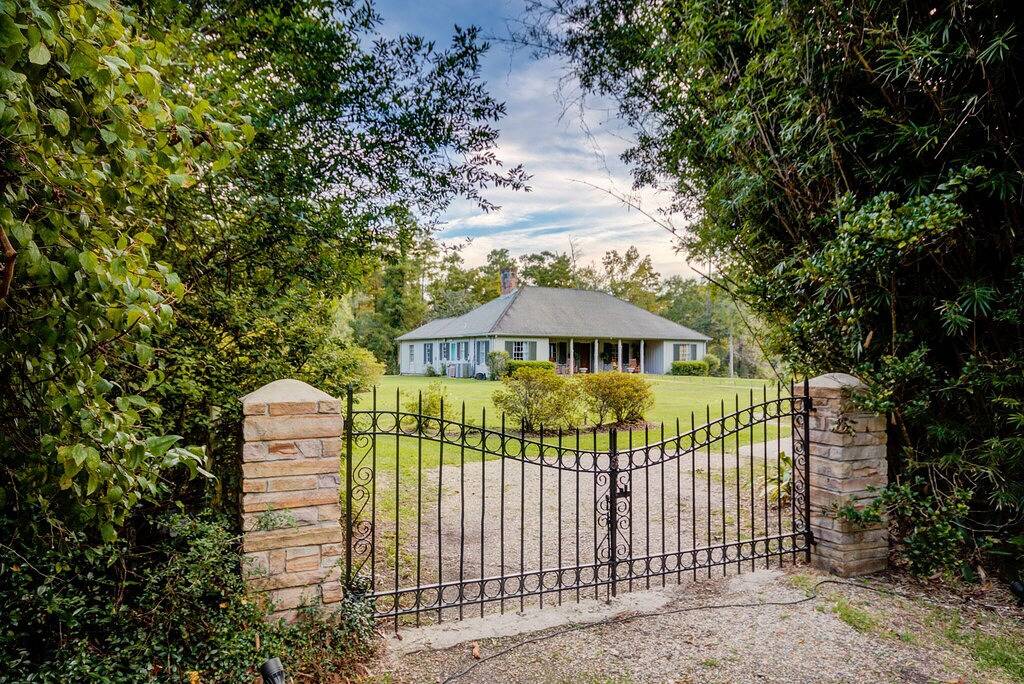 Bayou Liberty Waterfront Estate in Lake Pontchartrain