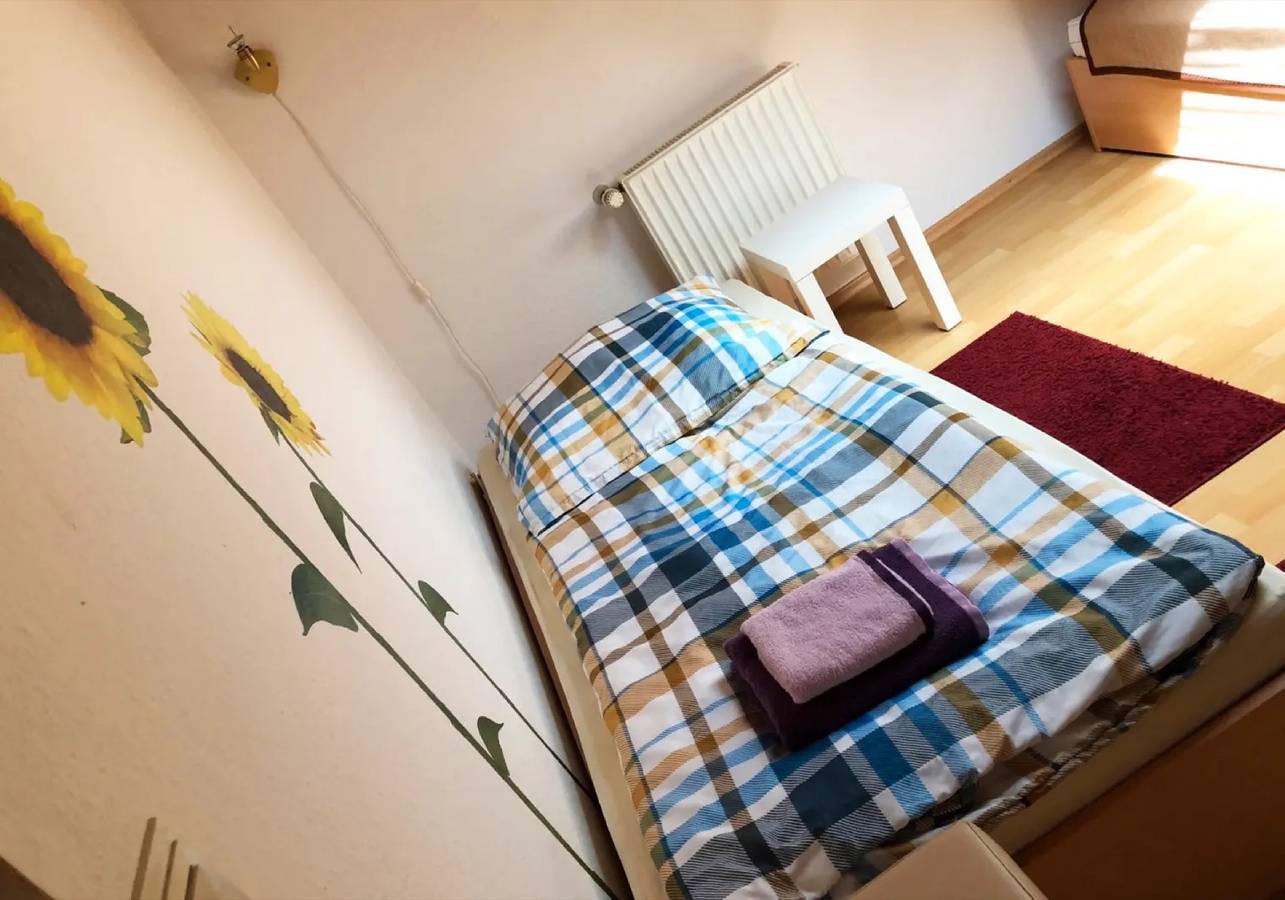 Ganze Wohnung, Ferienwohnung Tannhausen mit privatem Garten, Balkon und Wlan in Aulendorf, Oberschwaben