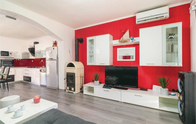 Charmante 2-Zimmer-Wohnung mit Zugang zum Pool und zur Terrasse in Split-Dalmatien