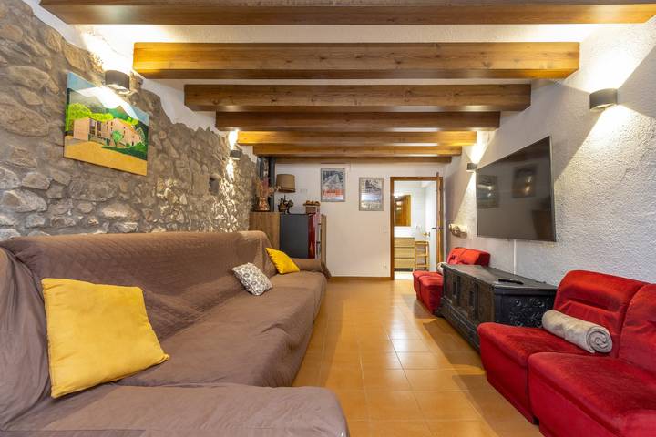 Country House 'Can Janet' with Mountain View, Private Pool and Wi-Fi in Arbúcies, Girona-provinsen