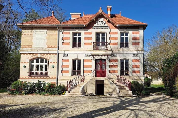 Location de vacances pour 10 personnes, avec Balcon et Jardin dans Prusly-sur-Ource