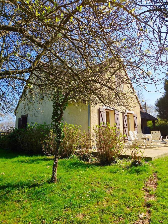 Location de vacances pour 10 personnes, avec jardin ainsi que terrasse et vue à Gonneville-sur-Mer