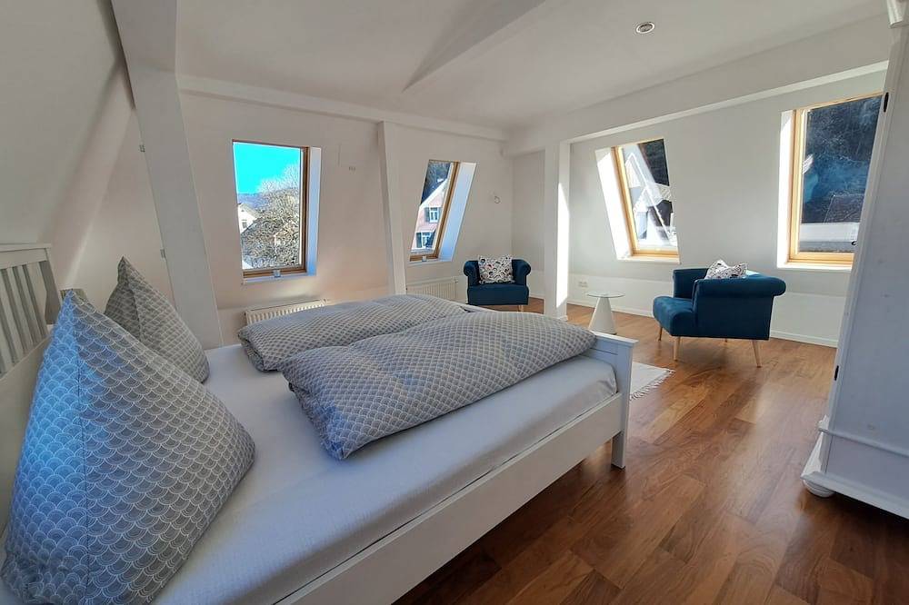 Appartement entier, Cassiopeia Penthouse at the thermal baths in Badenweiler, Forêt-Noire du Sud