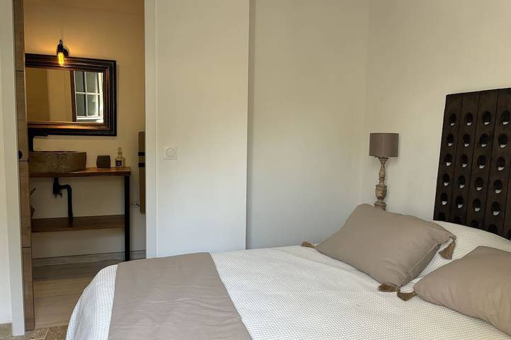 Appartement entier, Petit Mazet avec extérieur, piscine, climatisation. in Cheval-Blanc, Parc naturel régional du Luberon