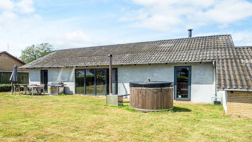 Ferienhaus für 8 Personen, mit Garten in Årøsund