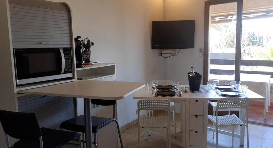 Gîte pour 5 personnes, avec vue et terrasse dans Plage de La Gorguette - 3