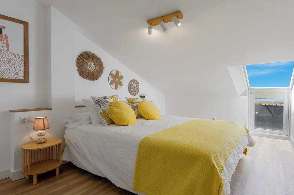 Entire apartment, Dúplex Mar y Montaña in Ojén, Sierra de las Nieves