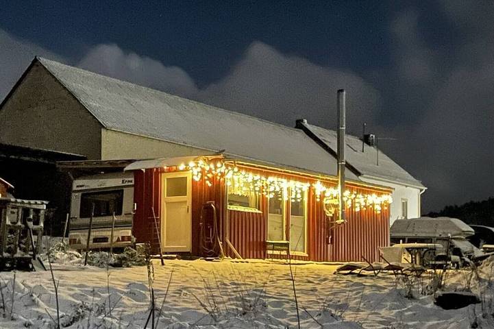 Ferienhaus für 2 Personen, mit Terrasse und Whirlpool sowie Garten, mit Haustier