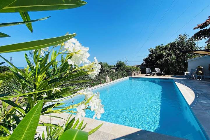 Location de vacances pour 2 personnes, avec jardin à Bastia