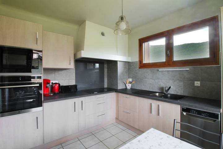 Location de vacances pour 4 personnes, avec jardin et vue sur le lac à Brison-Saint-Innocent - 4