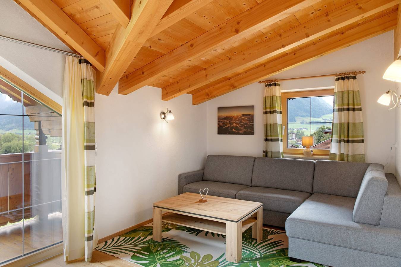Ganze Wohnung, Ferienwohnung 'Haus Brugger' mit Bergblick, Gemeinschaftsgarten und Wi-Fi in Uttendorf, Pinzgau