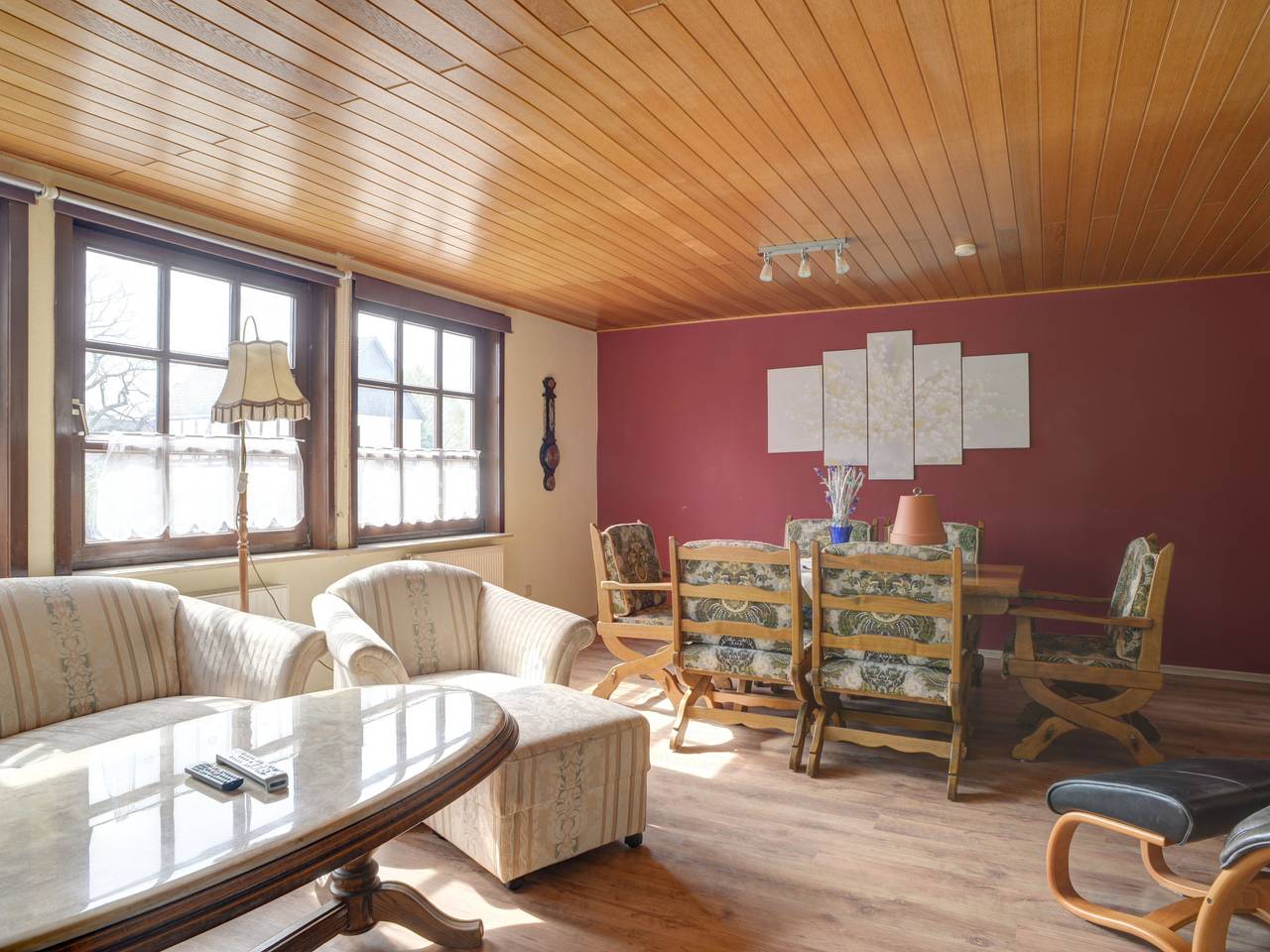 Ganze Wohnung, An der Dorfkirche in Hehlen, Landkreis Holzminden