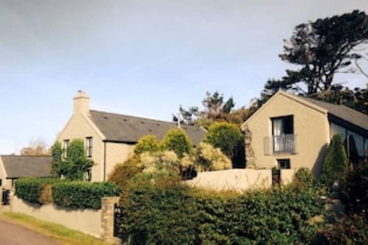 Cottage for 10 people, with Terrace and Garden in County Cork