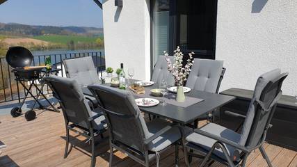 Ferienhaus für 6 Personen, mit Sauna und Seeblick sowie Ausblick und Garten, mit Haustier in Diemelsee