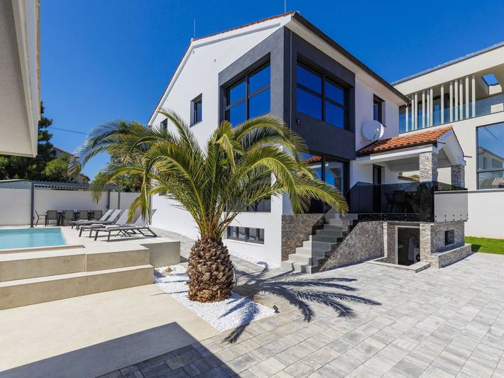 Villa per 10 persone, con terrazza e giardino, con animali domestici - 1
