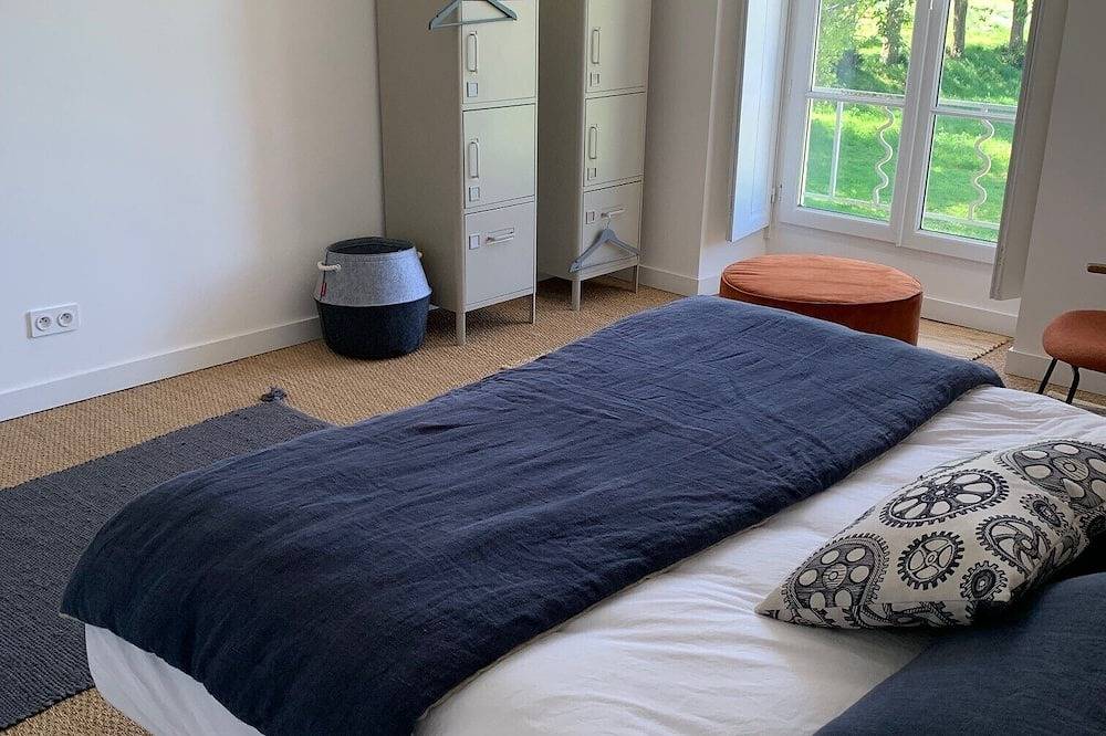 Très belle maison de campagne dans un site boisé in Saint-Étienne-de-Montluc, Région de Nantes