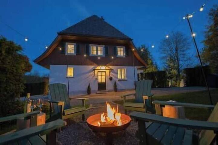 Ferienhaus für 7 Personen, mit Whirlpool und Balkon sowie Sauna und Garten, mit Haustier in Schonach