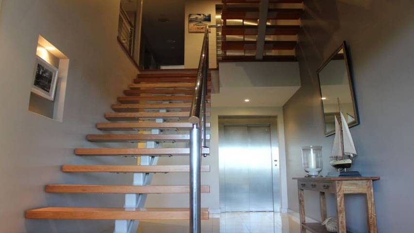 Holiday home for 10 people, with balcony in Hawks Nest