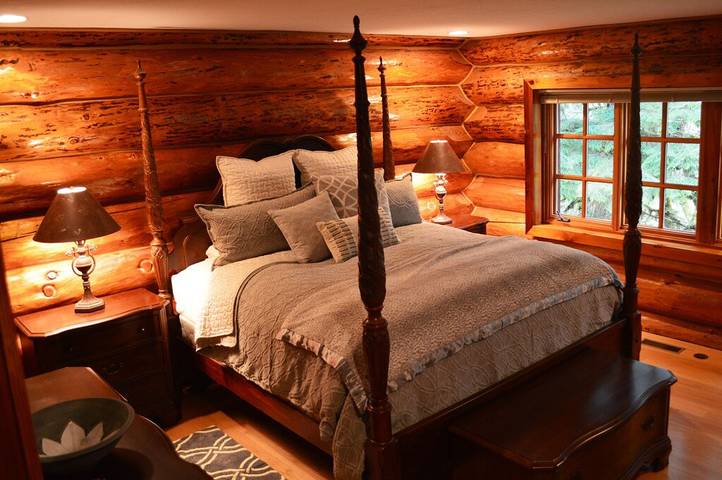 Vacation rental for 10 people, with terrace and yard as well as hot tub in Olympic National Park