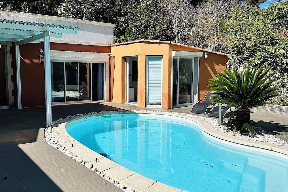 Villa with pool 200 m from the beach in Carry-le-Rouet, Istres und Umgebung