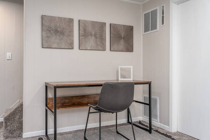 Vacation rental for 10 people, with yard in Sioux Falls