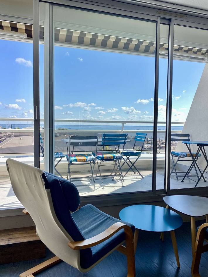 Entire holiday apartment, Stunning two-bedroom flat with breathtaking views of Arcachon Bay in Arcachon, Arcachon region