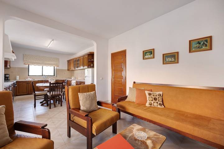 Apartamento inteiro, Apartamento 'Casa Atlântico nº3' perto do Mar com Piscina Partilhada & Wi-Fi in São Sebastião, São Gonçalo de Lagos