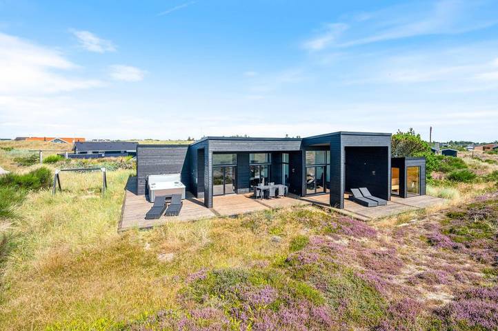 Villa für 6 Personen, mit Sauna und Terrasse sowie Balkon/Terrasse und Whirlpool - 1
