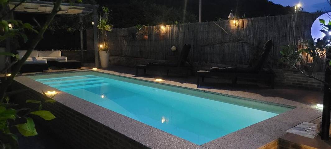 Ferienhaus für 13 Personen, mit Ausblick und Pool sowie Garten