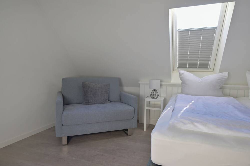 Neu!Reihenendhaus auf Langeoog, 2 Bäder, 2 Sz, 3 Terrassen, Sauna, ruhig gelegen in Langeoog