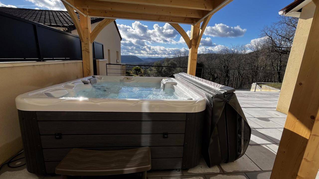 Maison avec spa privatif et vue sur la vallée in Cazoulès, Dordogne