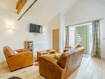 Log Cabin for 4 People in County Durham, North East England, Photo 1