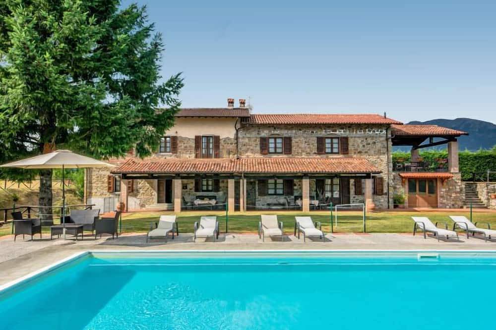 Agriturismo per 16 Persone in Camporgiano, Parco Regionale delle Alpi Apuane