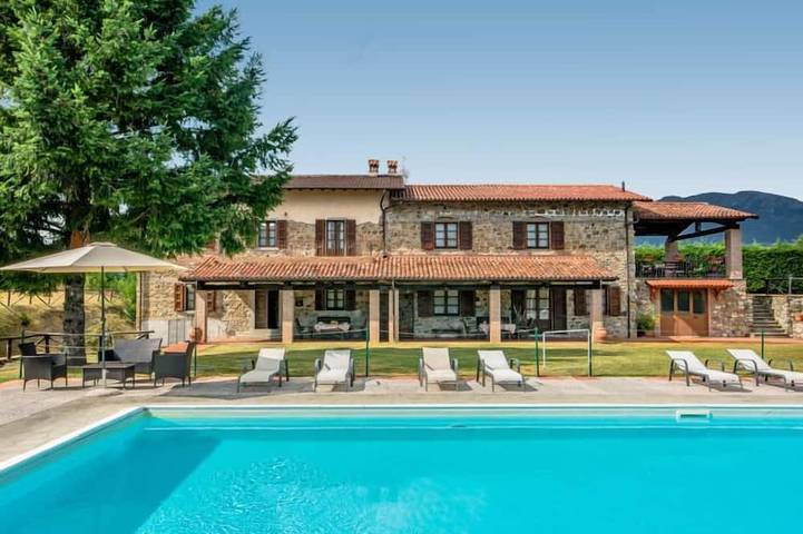 Casa vacanza per 16 persone, con giardino e piscina, con animali domestici - 1